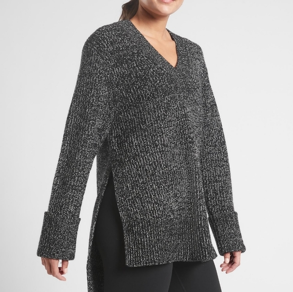 Athleta Shasta V-Neck Wool Knit Oversized Sweater - Picture 1 of 13
